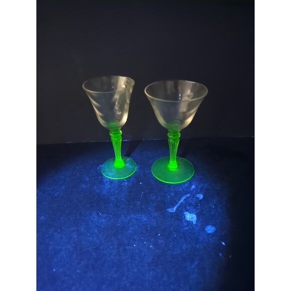 Tiffin Green Stem Cordials Festoon Optic Wine Uranium Vintage Stemware, Set of 2 - Picture 13 of 13